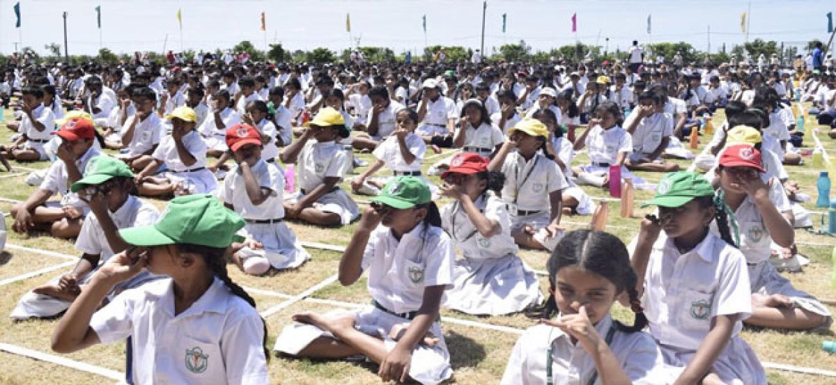 4,139 students and 200 teachers take part in IYD celebrations