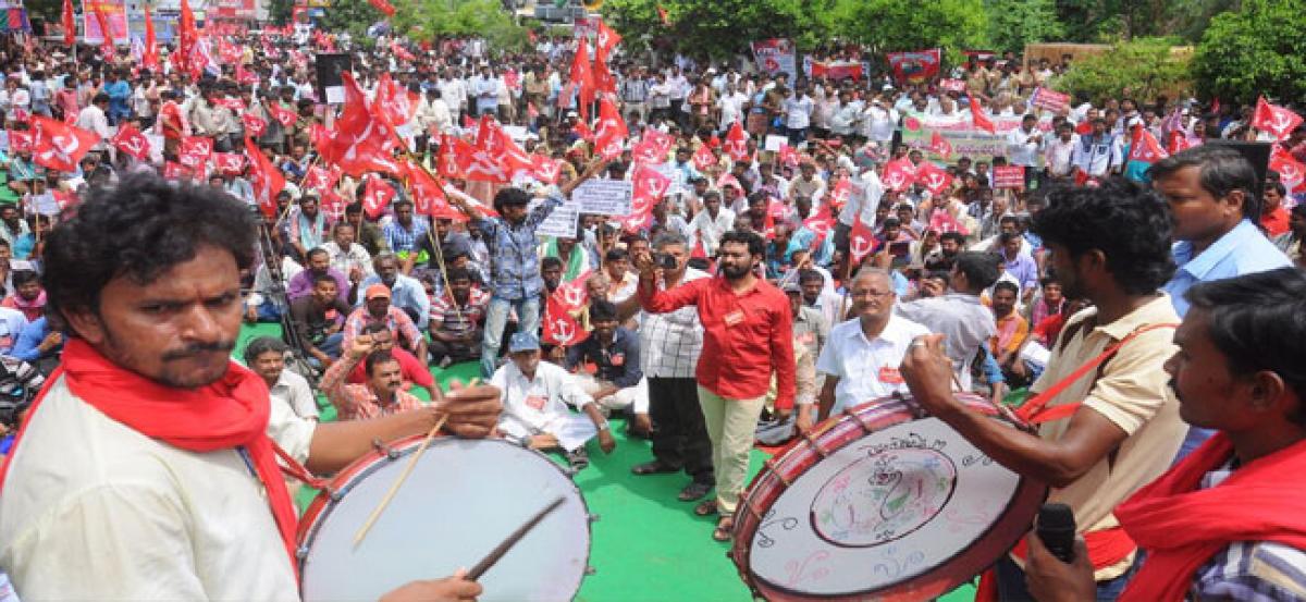 Massive dharna by CITU