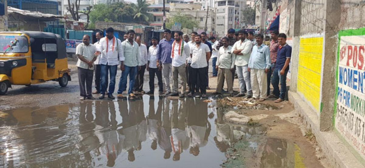 Demand to solve drainage problem in Jai Hind Colony