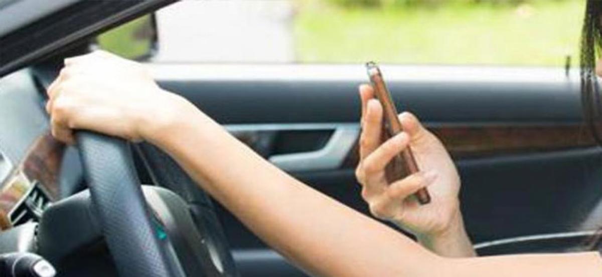 3 out of ever 5 Indians use mobiles while driving: Survey
