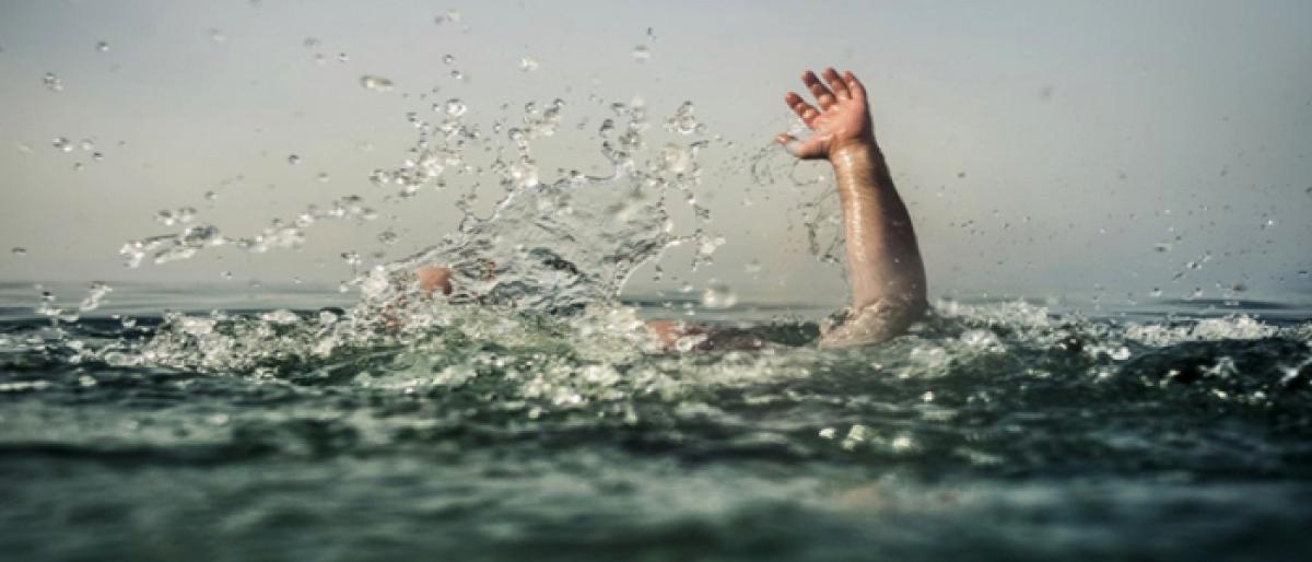 A family of five drowns in tank