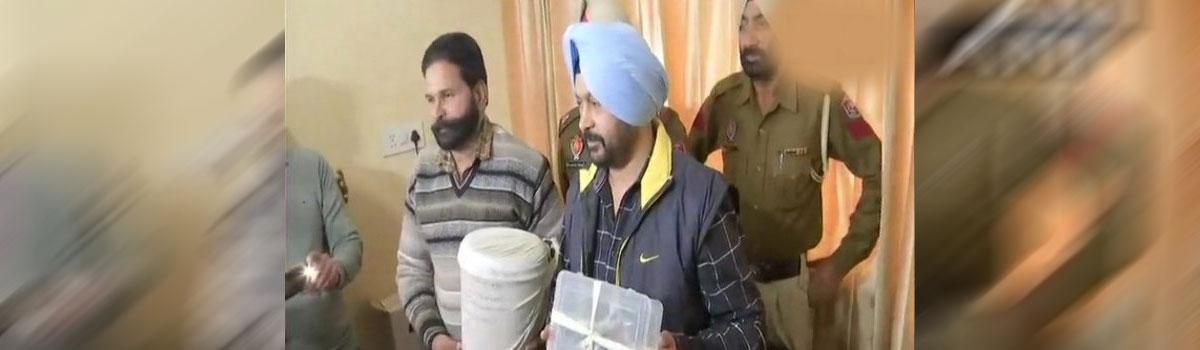 Punjab Police nab 2 drug peddlers; seize heroin worth 4kg