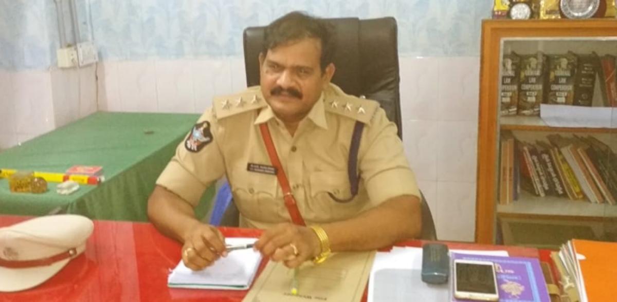 DSP assures people of resolving their issues Dharmavaram 