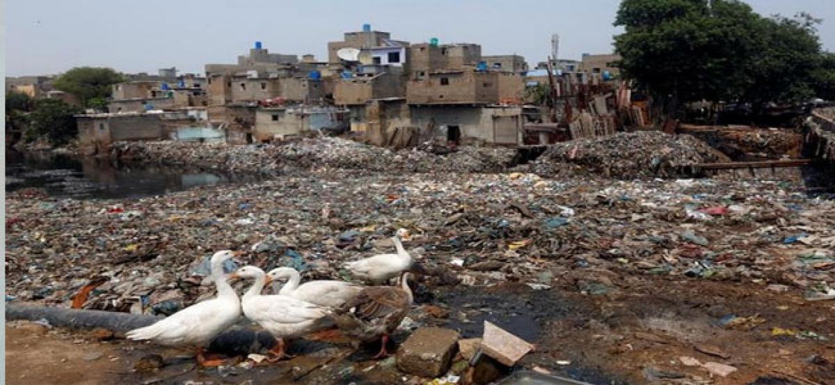 Chinese firm to lift Karachis garbage