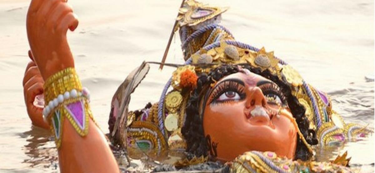 Calcutta High Court revokes Mamata Banerjees Durga idol immersion order