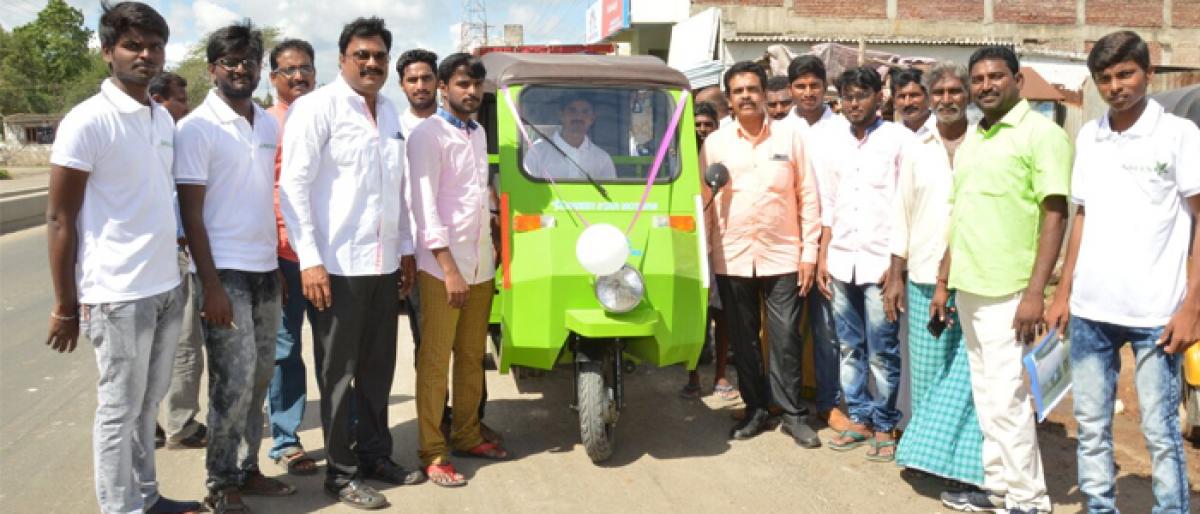 Green Star Motors launches e-rickshaw showroom