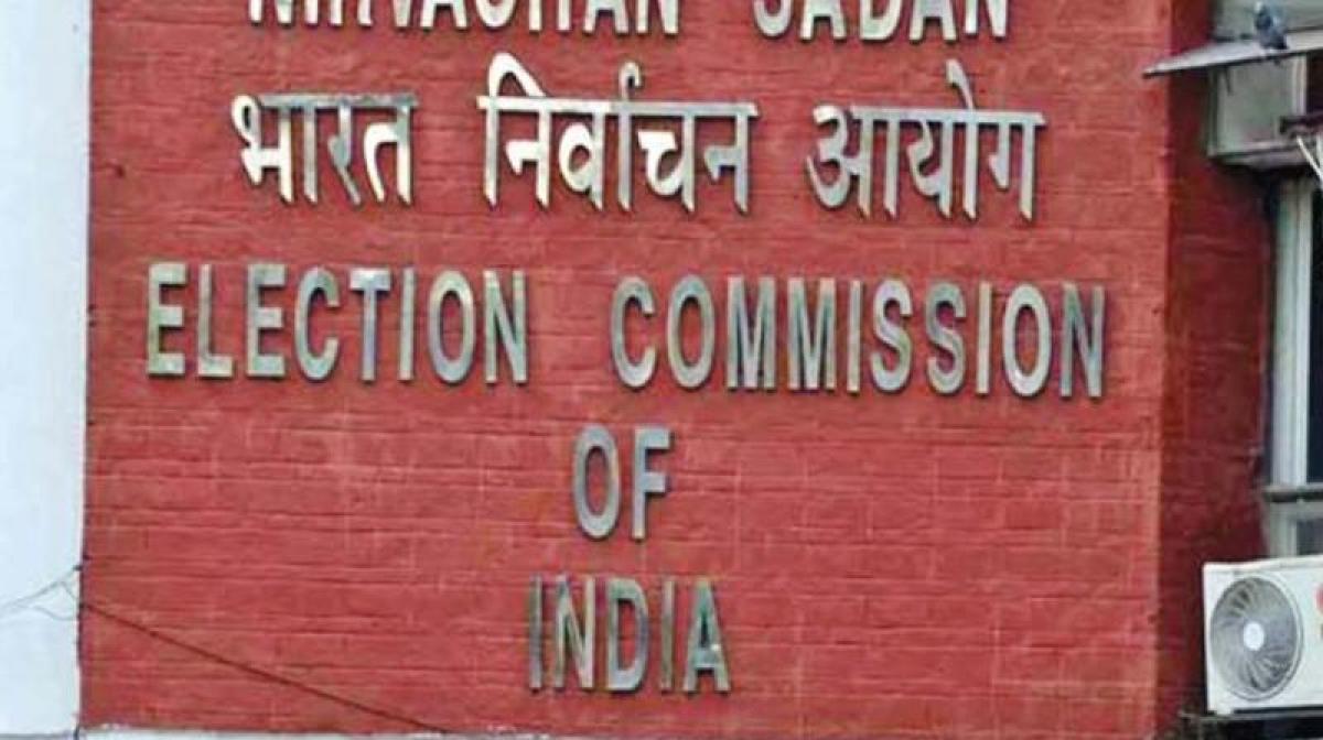 EC to announce poll dates for Gujarat, Himachal