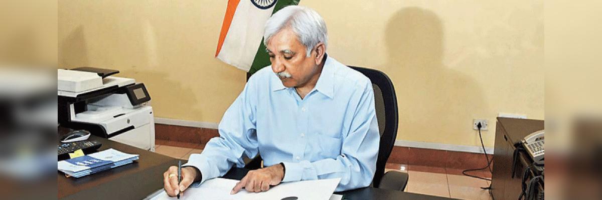 Sunil Arora assumes charge as CEC