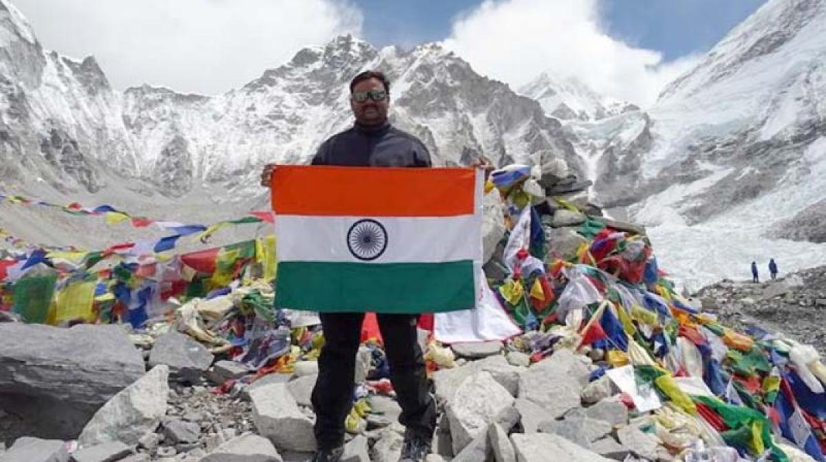 Pune Police constable couple fakes Everest ascent feat, removed from force