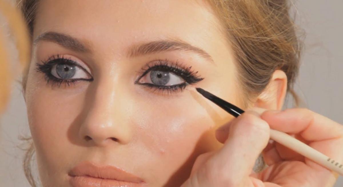 Eye make-up causing vision problems in young women