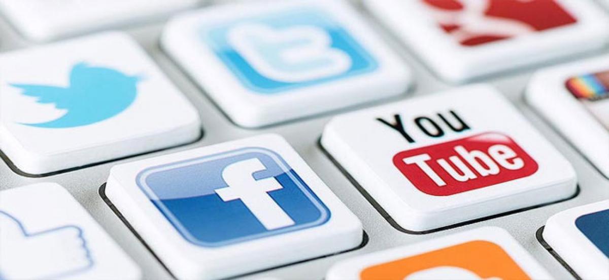 Facebook, YouTube dominate social media use in US