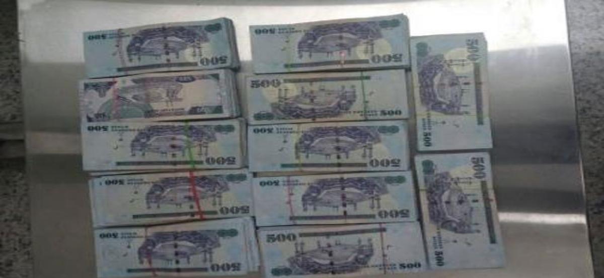 Foreign currency worth Rs 1.05 cr at Hyderabad airport