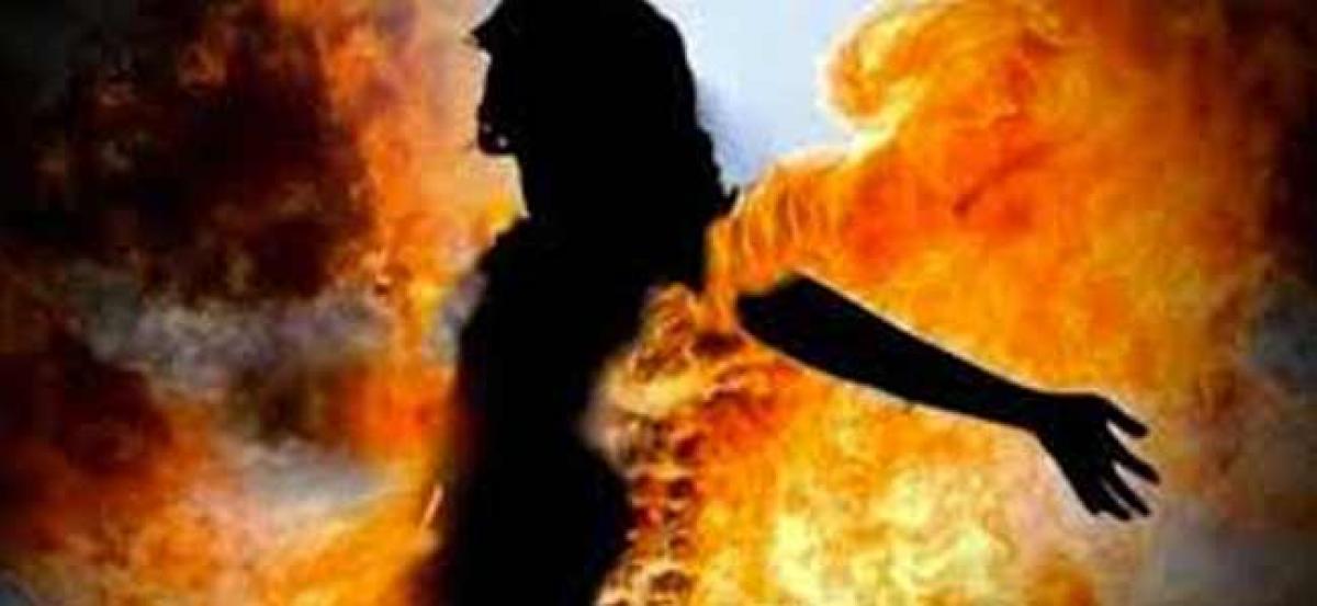 Hyderabad man sets self ablaze after in-laws separate him from wife, dies