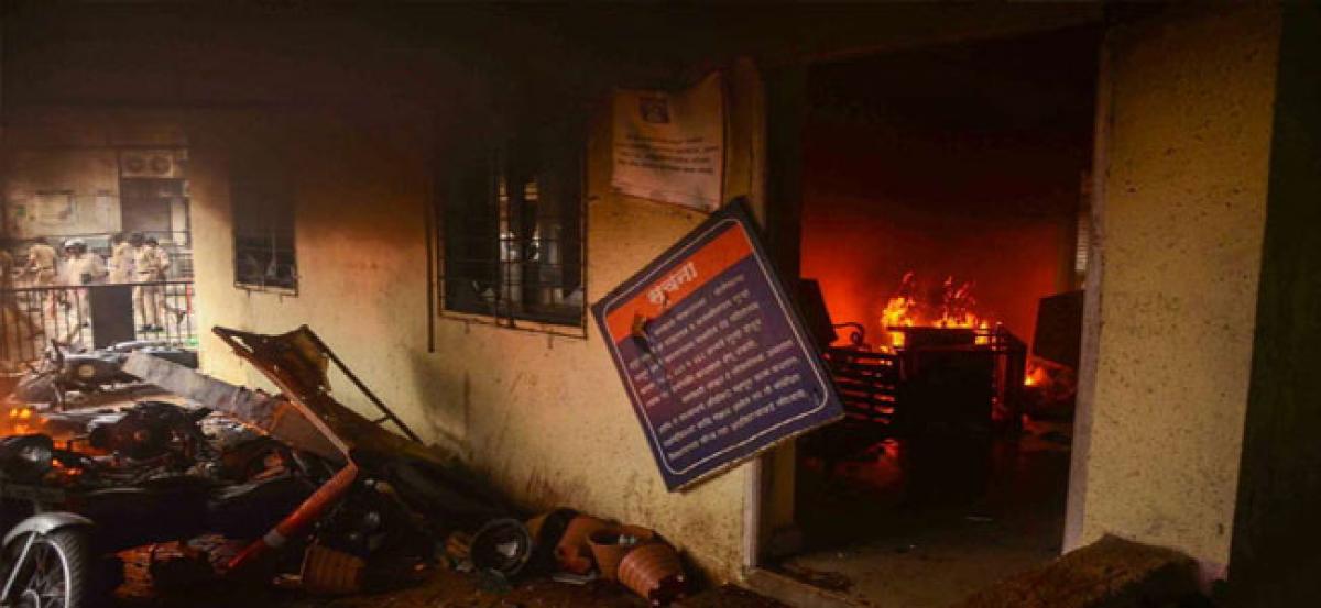 Maratha stir descends into madness in Navi Mumbais Kopar Khairne, protesters set police outpost on fire