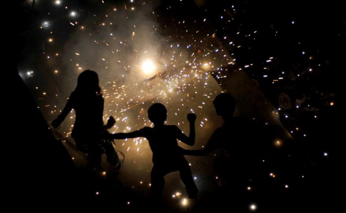 Chhattisgarh Govt. bans use of firecrackers with high decibels on Diwali