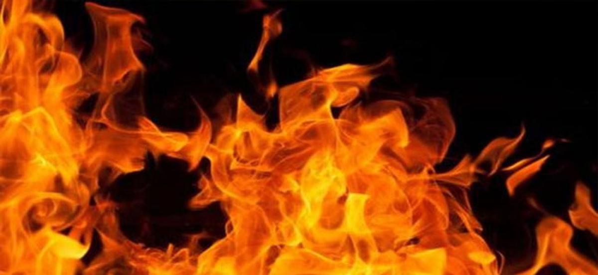 Massive fire breaks out in Mahabubabad suburb