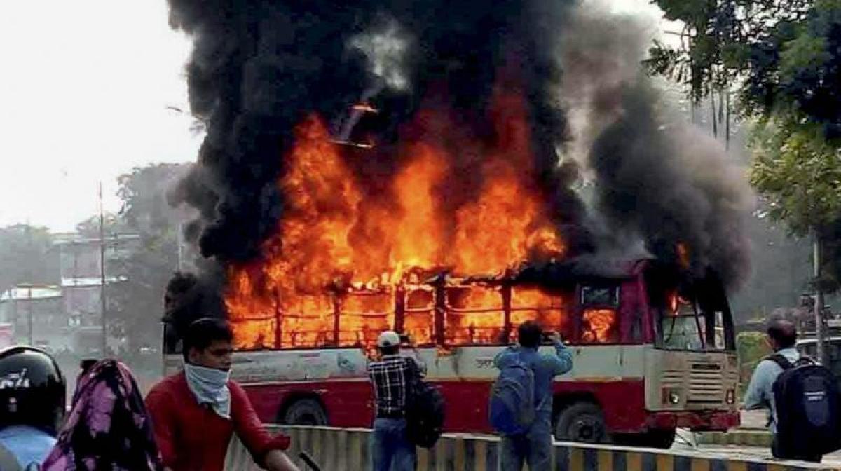 UP: Violence grips Allahabad, bus set ablaze after BSP leaders killing