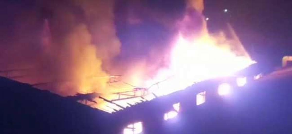 Fire breaks out in Bhiwandis Narayana Compound loom factory