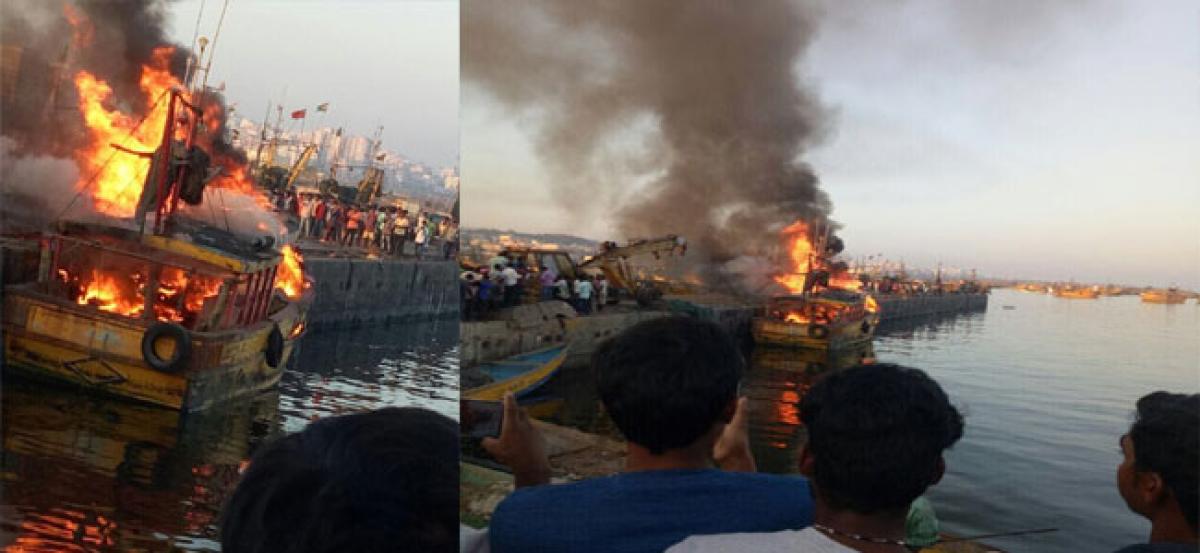 One dies in fishing harbour fire