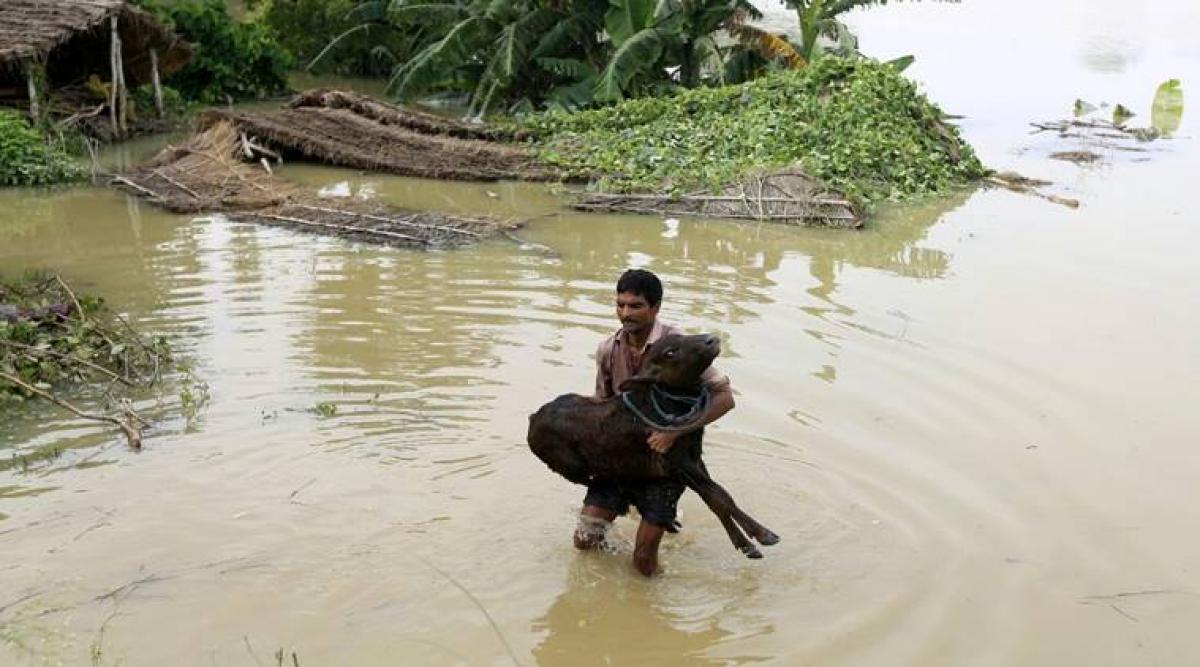 Bihar: Floods continue to wreak havoc in peoples lives