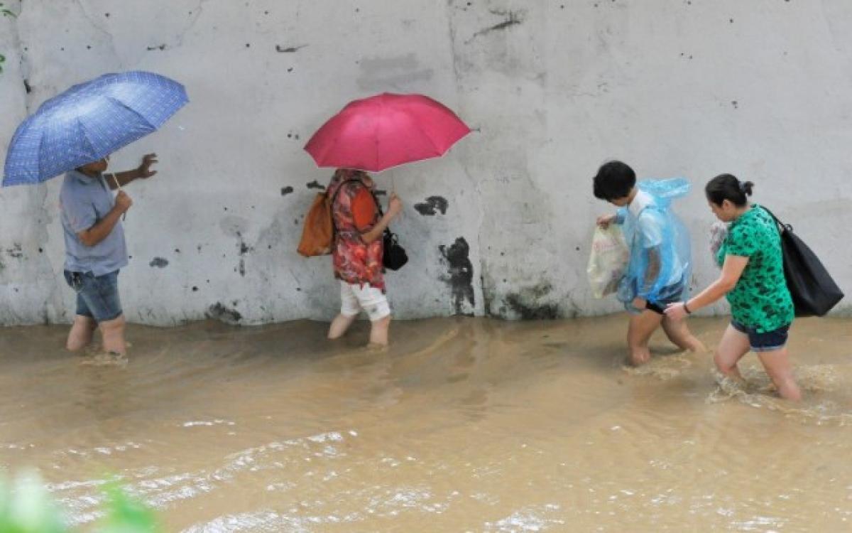 Typhoon Nesat makes landfall in southeast China