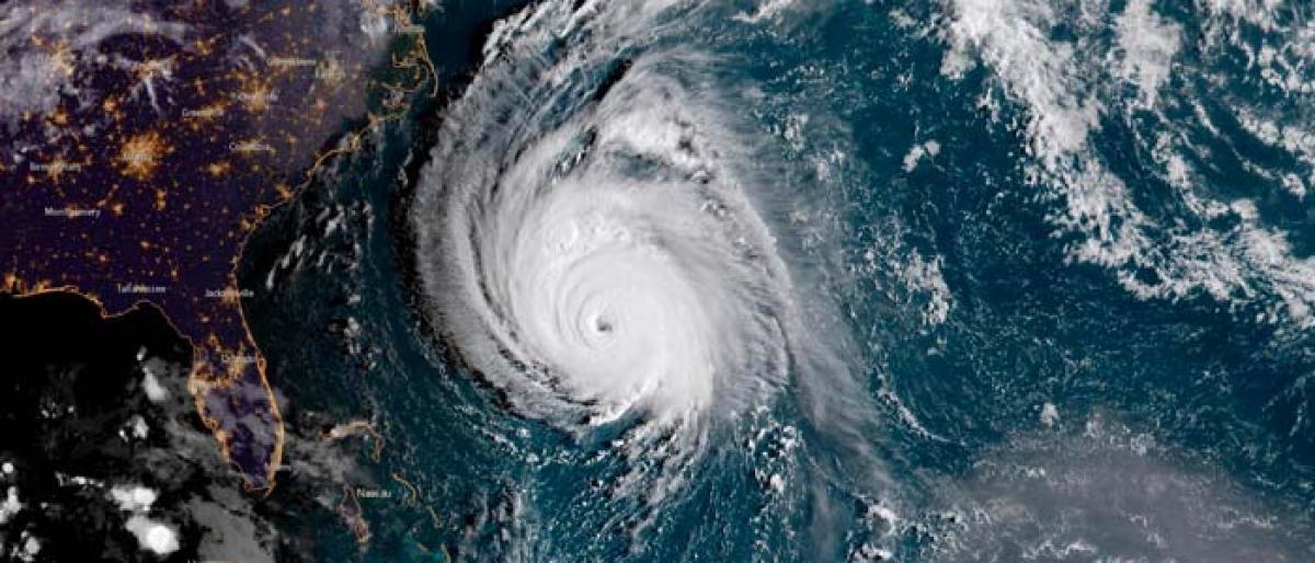 Hurricane Florence makes landfall, set to inundate Carolinas