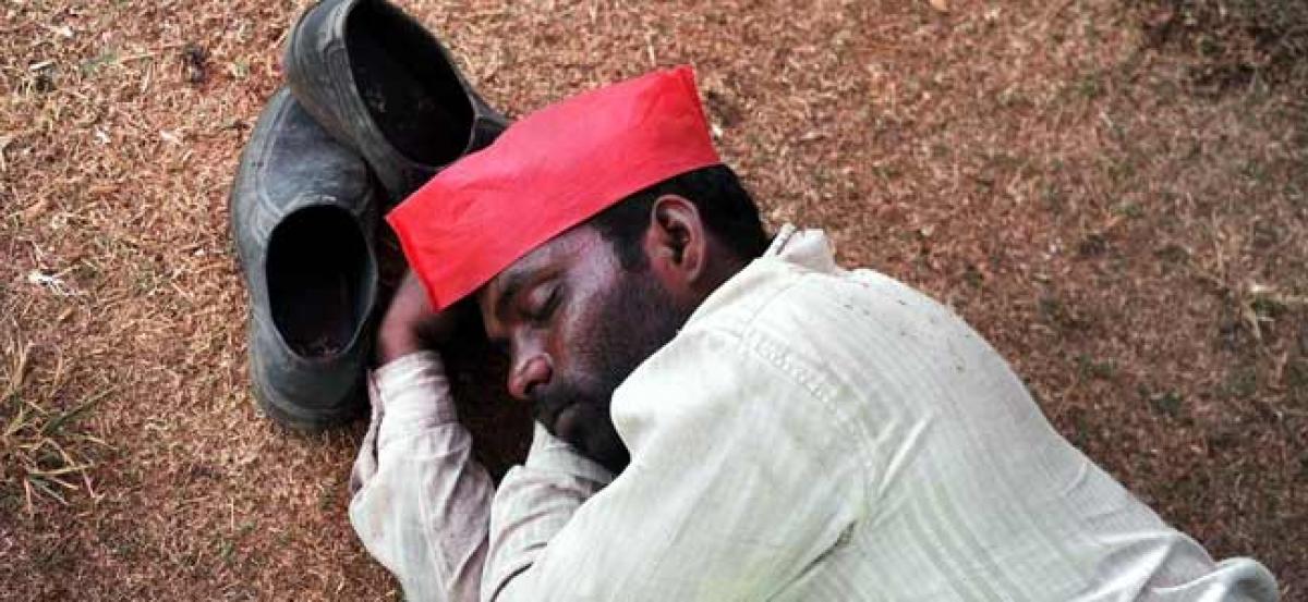 City of gold: Big-hearted Mumbaikars, dabbawalas provide protesting farmers with food and water