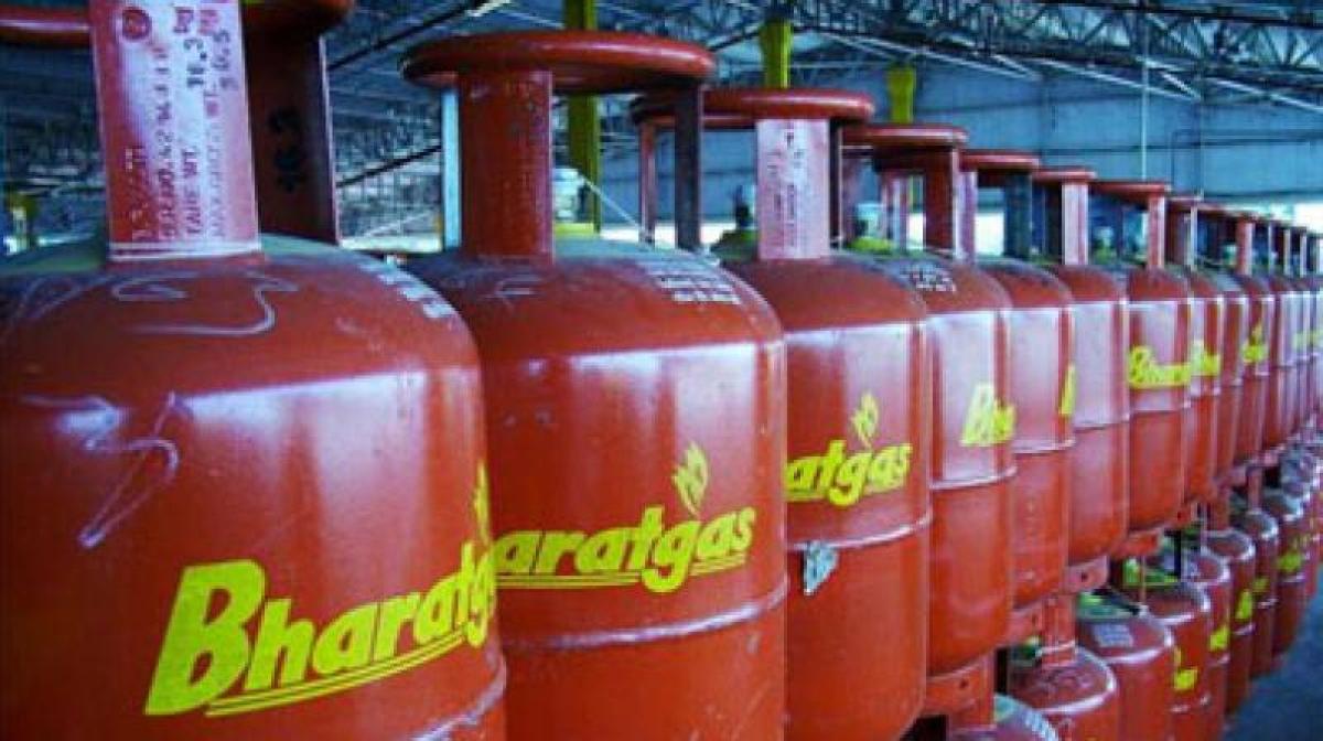 LPG costlier by Rs 1.50 a cylinder, jet fuel price hiked by 6 per cent