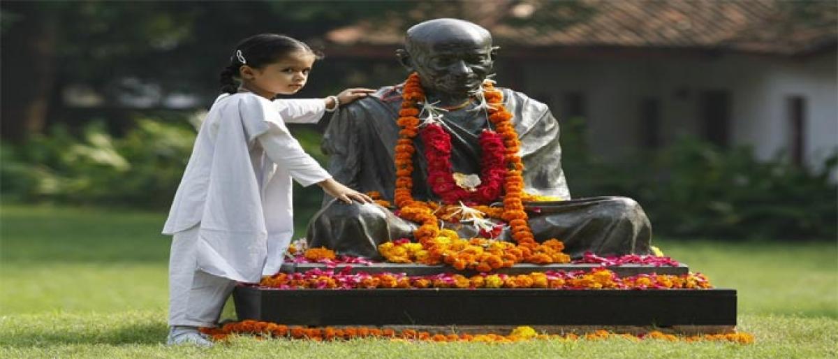 China celebrates Gandhi Jayanti