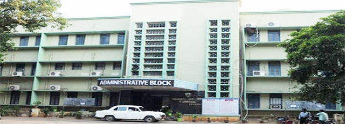 APVVP slams Apollo, govt doctors over deaths at Government General Hospital