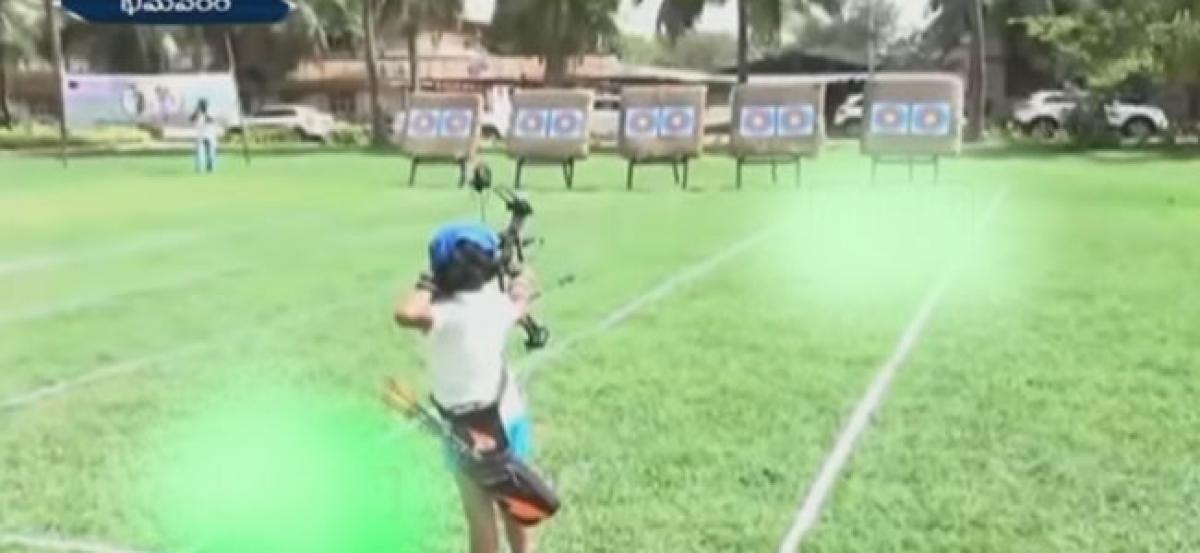 Wonder girl shoots of 100 arrows in 16 secs