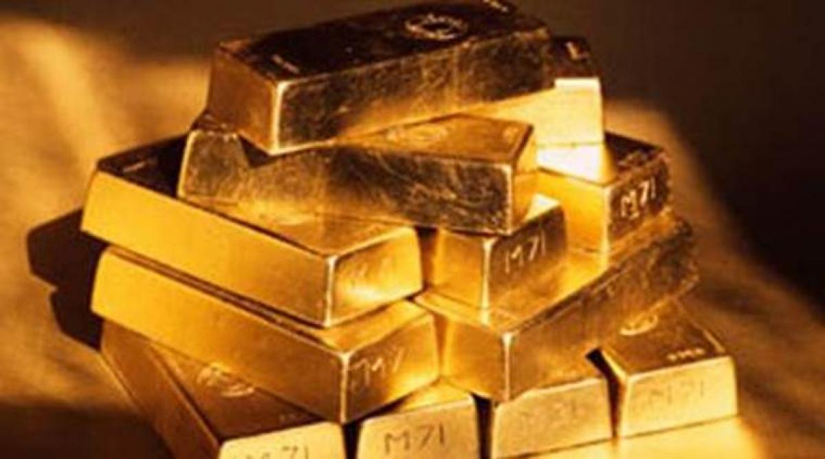 Two gangs busted, five arrested; Police recover 4 kg gold