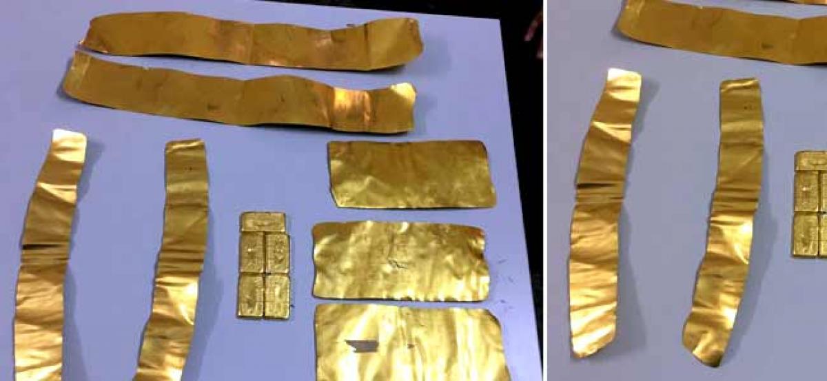 DRI officials seized 1992 gms gold at Visakhapatnam Railway Station