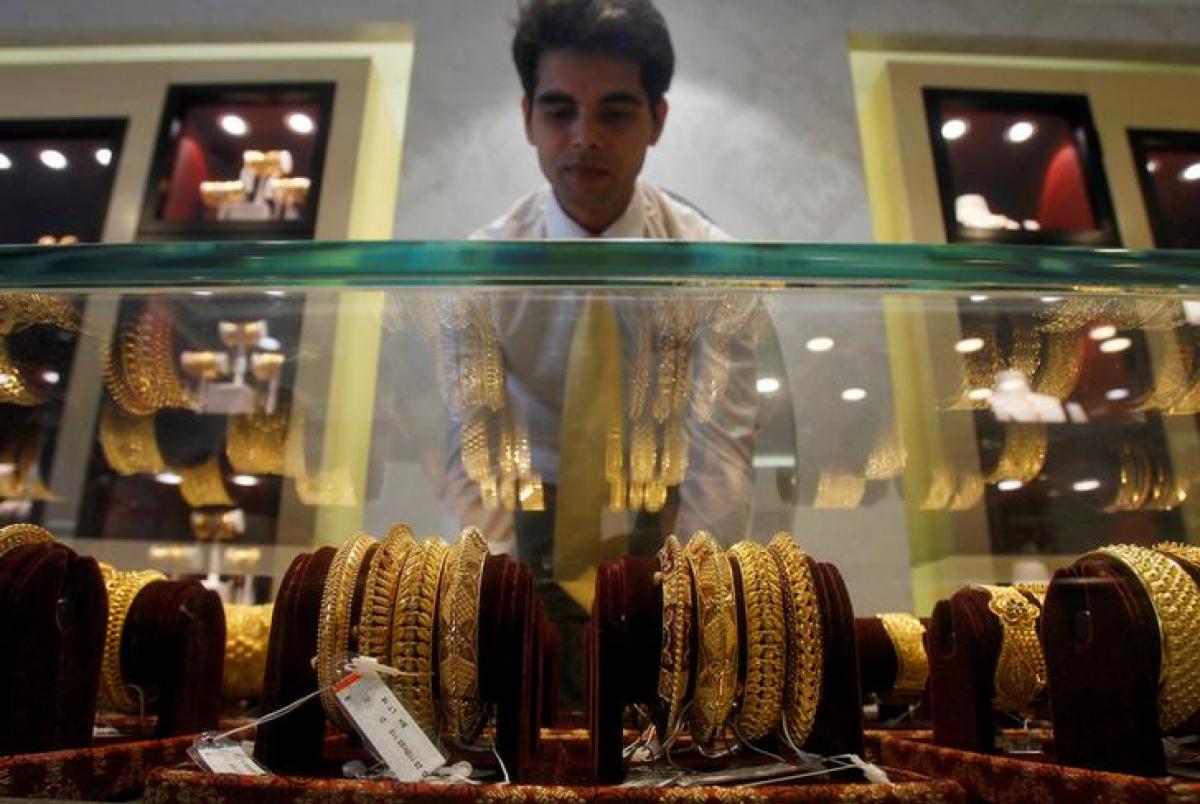 Fall In Gold Prices Fails To Spark Post-Diwali Lull in Demand