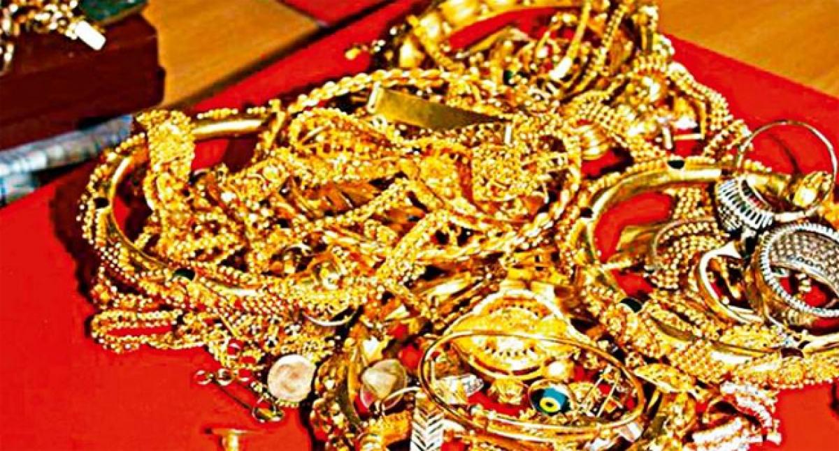 Gold ornaments worth 4.5 lakh recovered