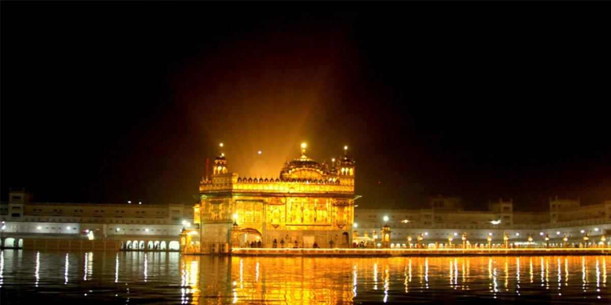 Sikh-Americans Propose To Entitle Women To Sing At Golden Temple