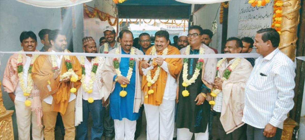 Muta Gopal inaugurates Naya Meena Bazar