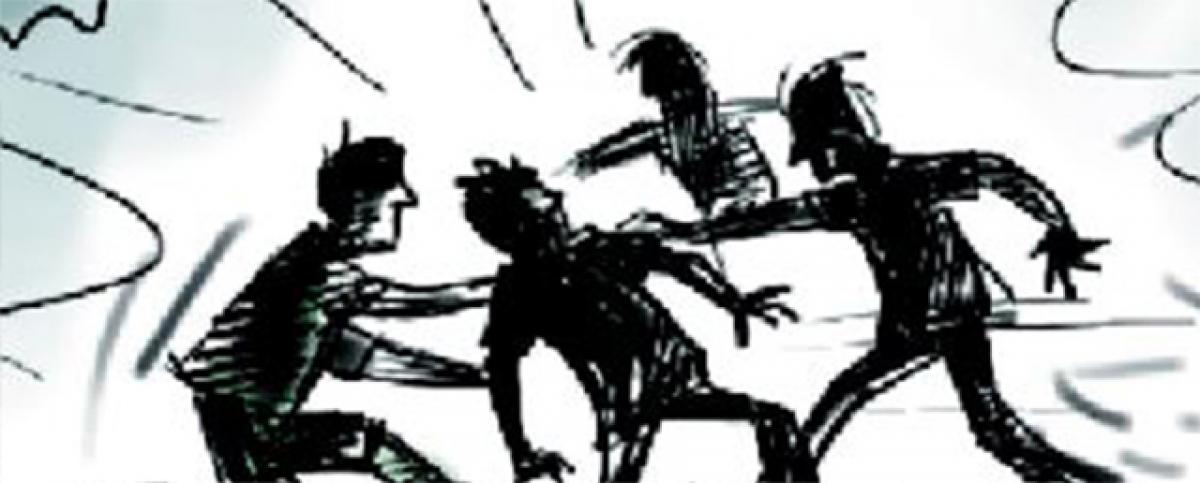 3 hijras injured in group clash