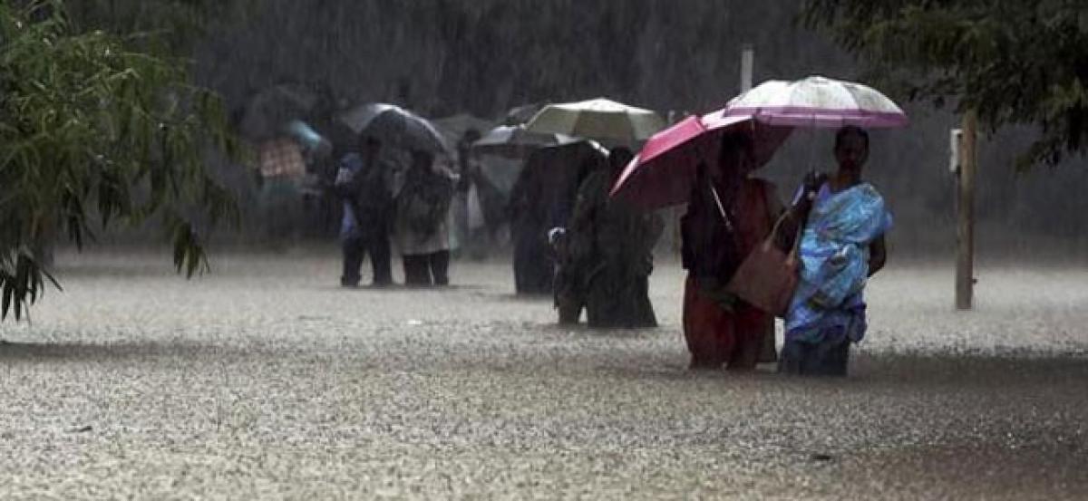 Moderate rain lashes Vikarabad