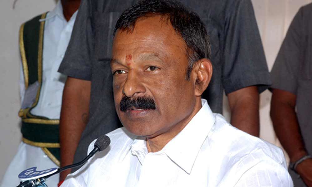 Raghuveera Reddy resigns as AP PCC chief