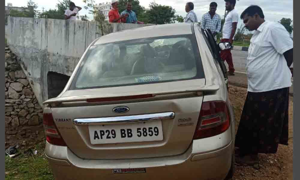 Mother-son duo killed in road accident in Munagala