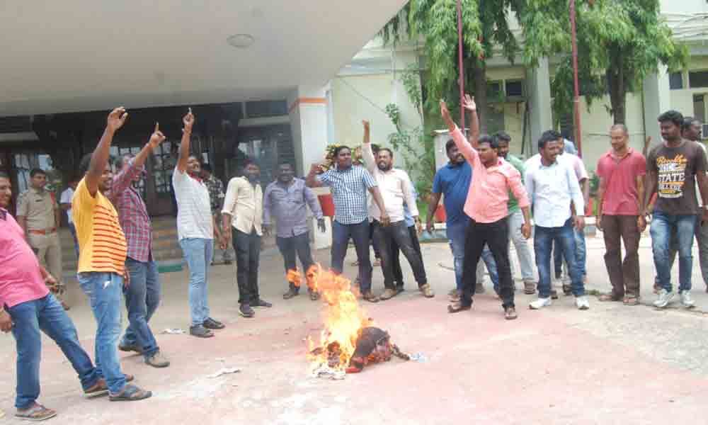 Students JAC slams KU VC in Hanamkonda