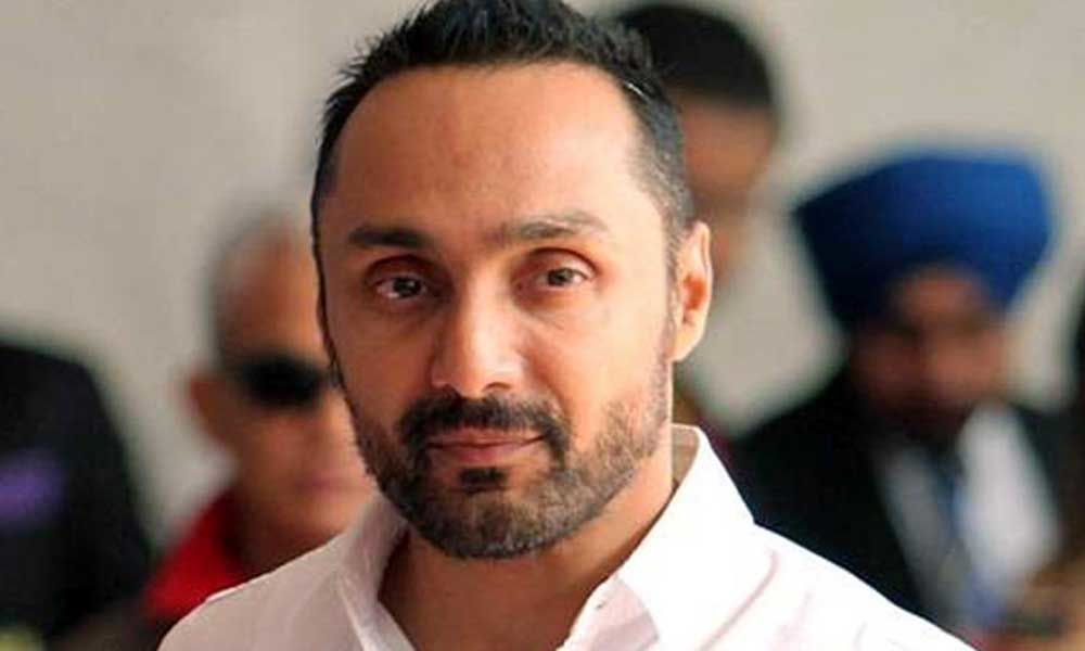 A Sky-High Bill For 2 Bananas At 5-Star Hotel left Rahul Bose in the State of Shock: Twitter Reacts