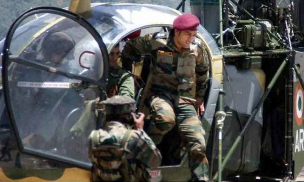 Dhoni fulfils promise, begins 2-month training with parachute regiment