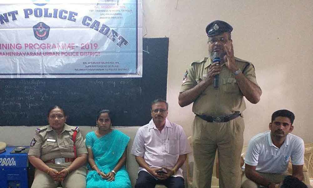 Training programme for student police cadets held