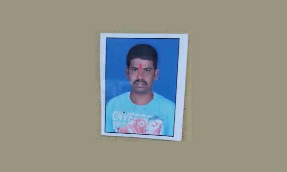 Wine shop worker bludgeoned to death in Nalgonda