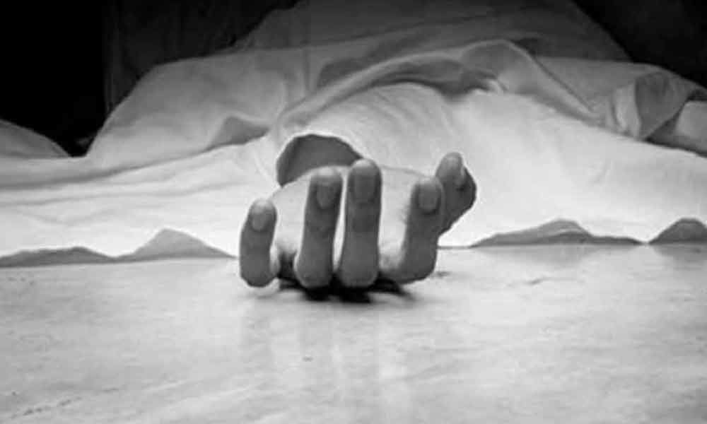 20-yr-old woman commits suicide in hyderabad