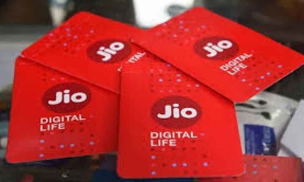 Jio emerges as Indias biggest telecom player; Voda Idea user base dips to 320 mn
