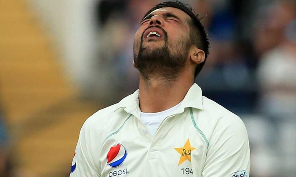 Pakistan pace greats slam Amirs Test retirement at 27
