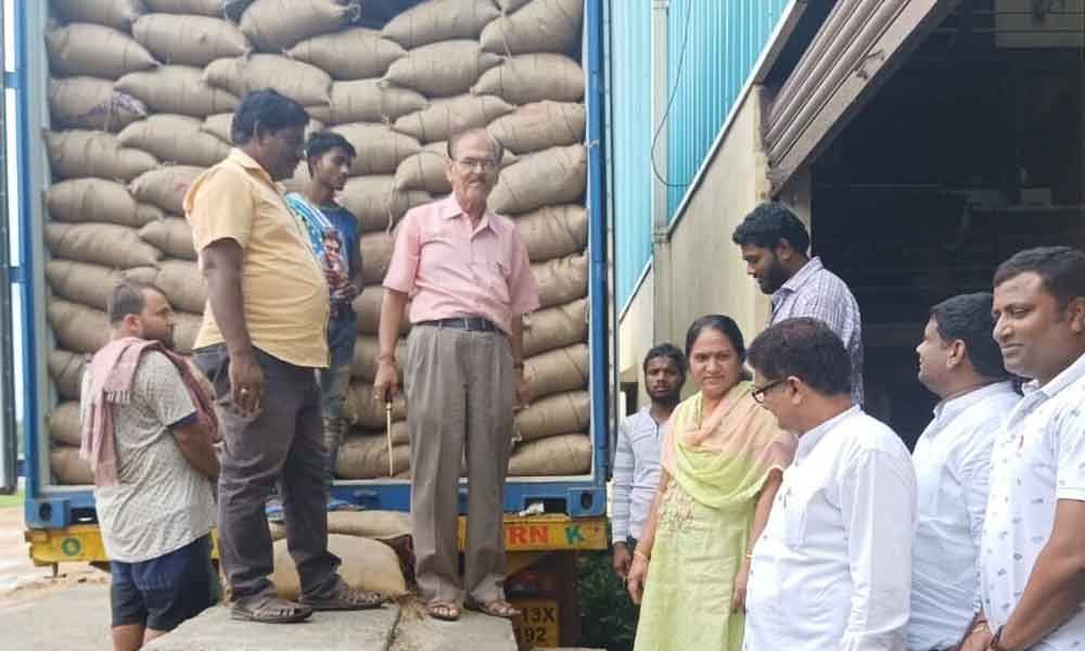 Telangana State Civil Supplies tackles storage space woes, ferries rice to Kerala godown
